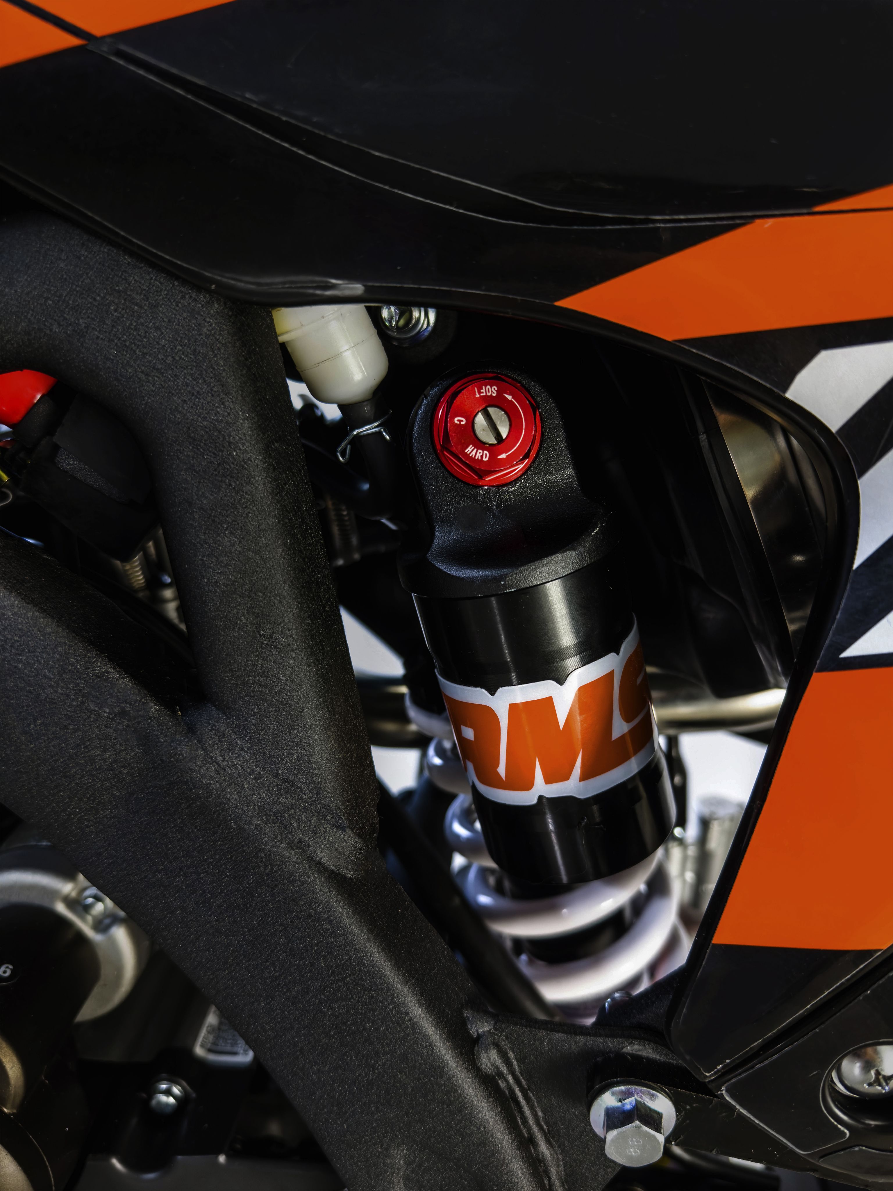 Мотоцикл Regulmoto ZR PR 300 4 valves черный/оранжевый
