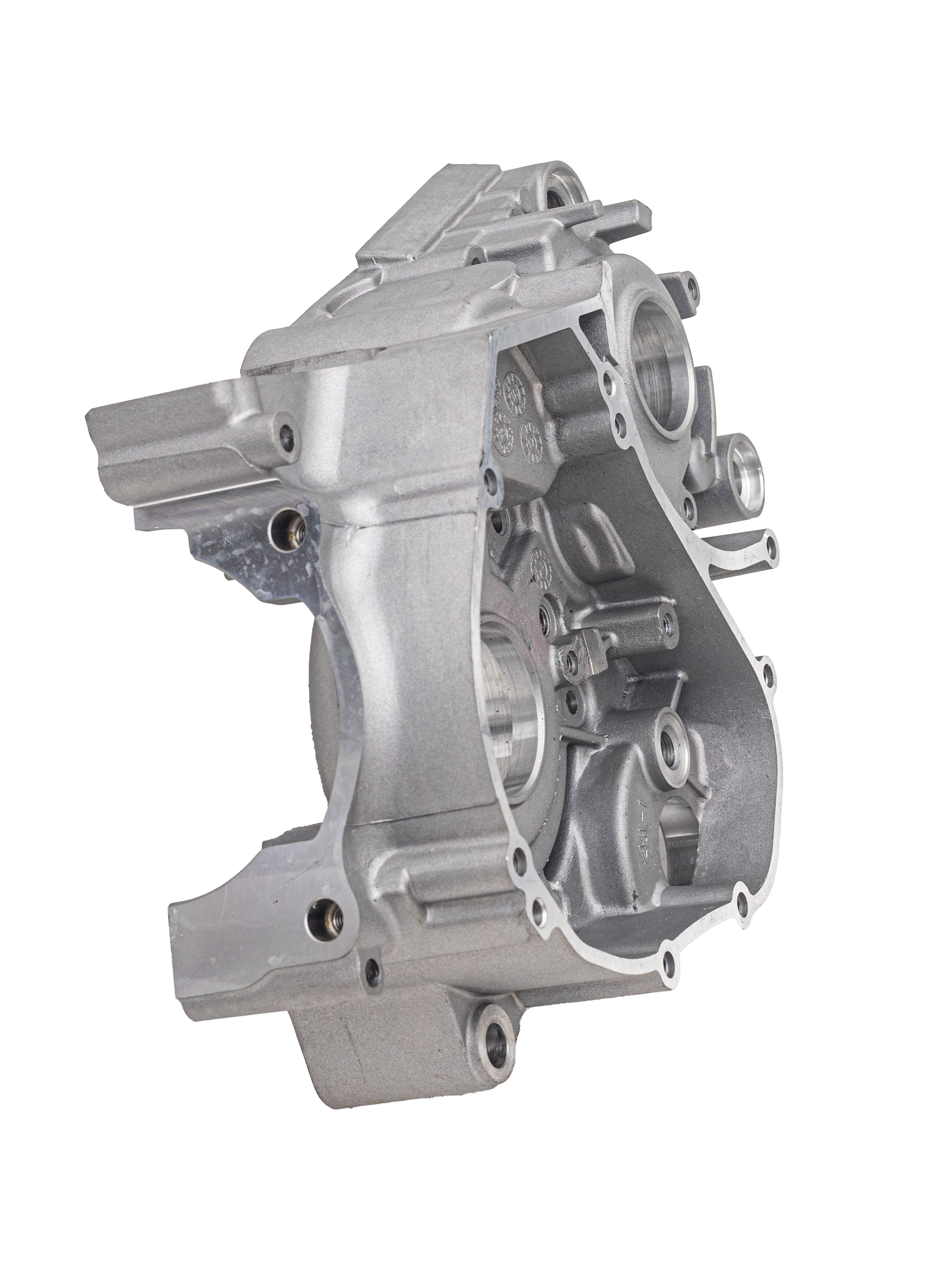 Картер двигателя левый MT250 оригинал Loncin