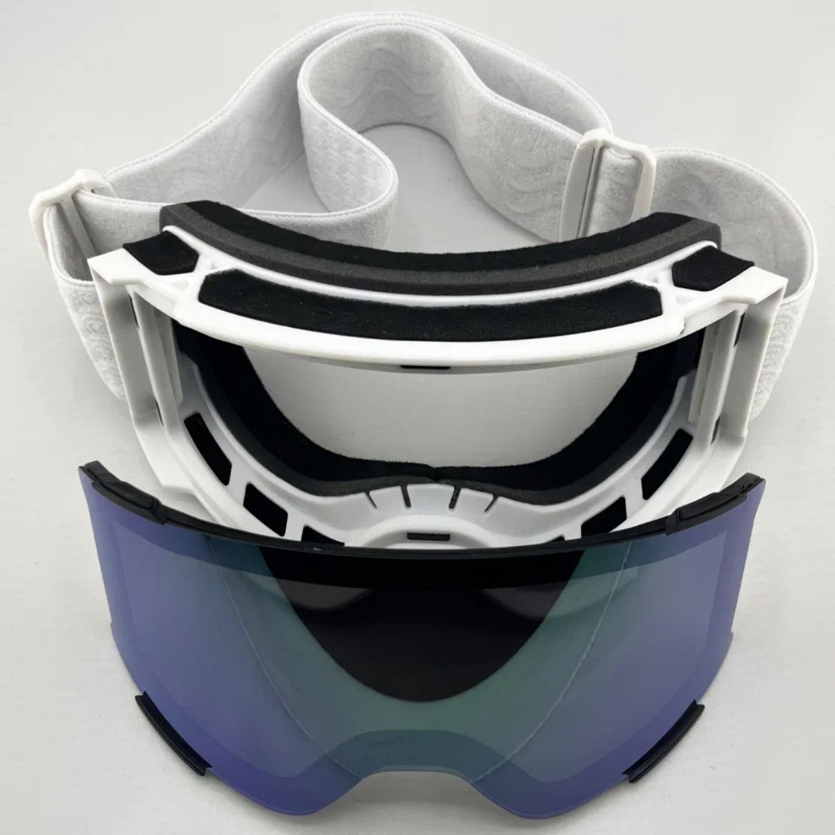 Маска горнолыжная с магнитной линзой и защитой УФ VLT20%