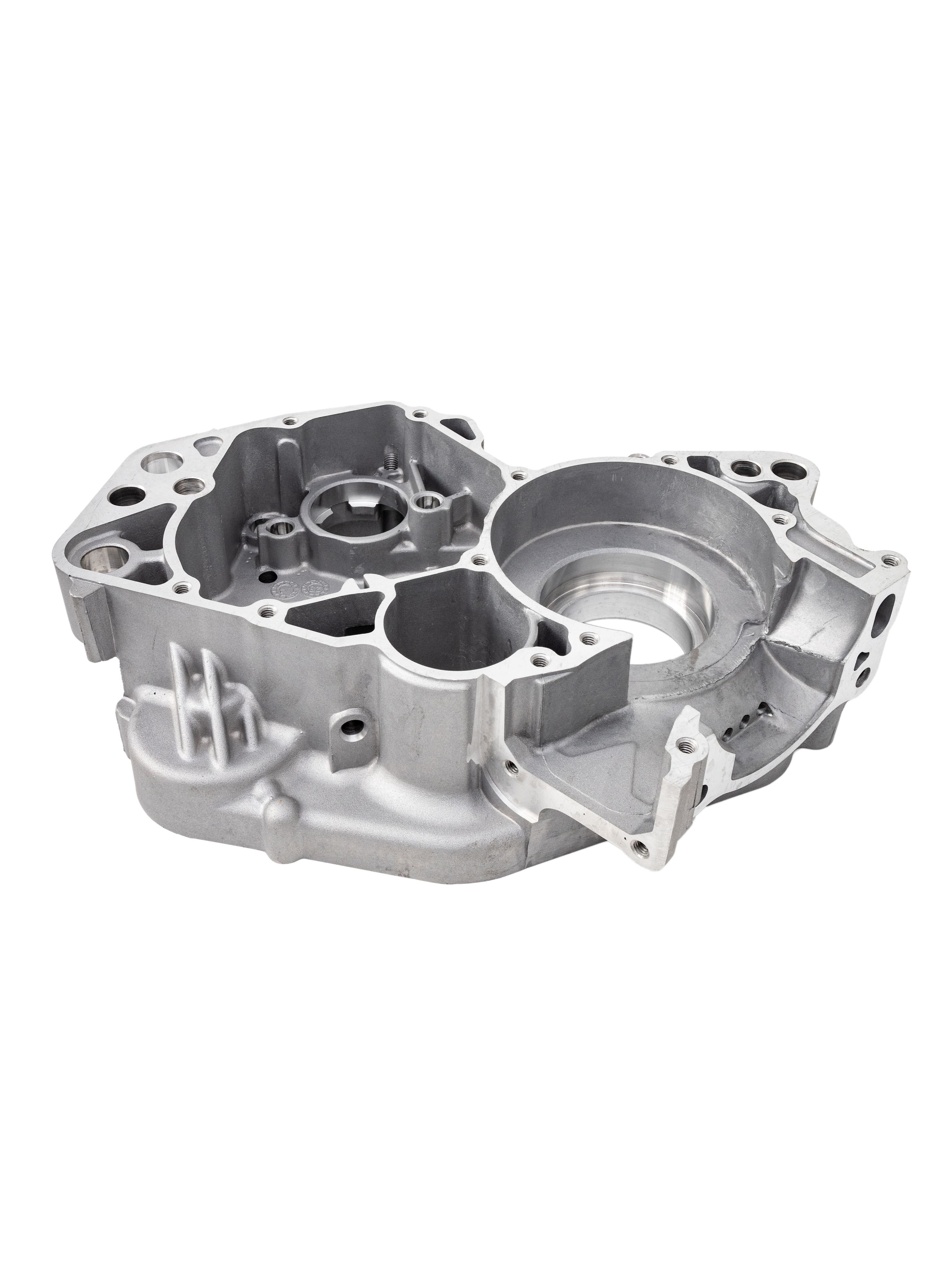 Картер двигателя правый MT250 оригинал Loncin
